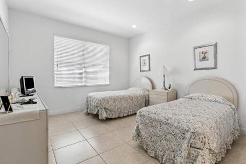 8102 Valhalla Drive, Delray Beach FL - photo 14 of 66