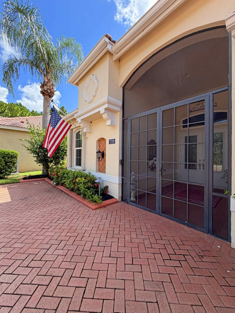 3 bedroom Single Family Residence at 728 SW Lake Charles Circle, Lake Charles Phase 3A, Port St. Lucie — photo 5