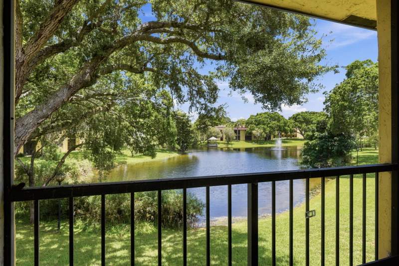 1 bedroom Condominium at 824 SW 9th Street Circle #201, Boca Terrace Condo Ph I And II Or261, Boca Raton — photo 2