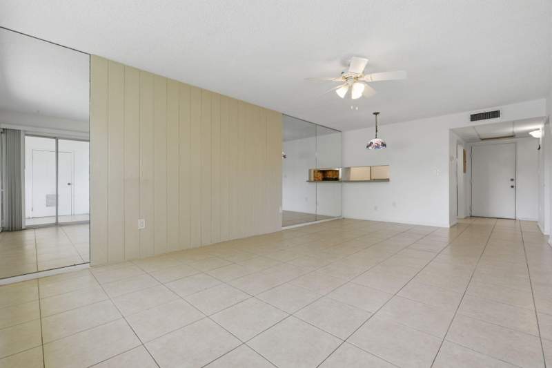 1 bedroom Condominium at 824 SW 9th Street Circle #201, Boca Terrace Condo Ph I And II Or261, Boca Raton — photo 3