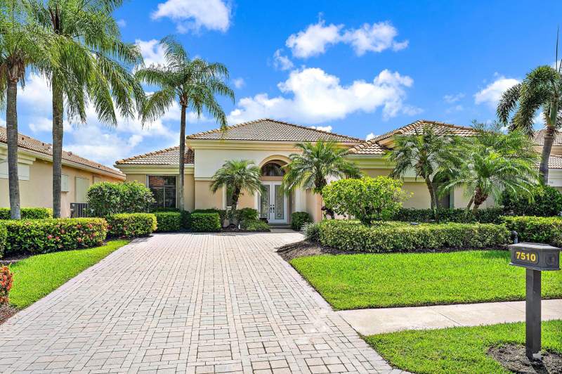3 bedroom Single Family Residence at 7510 Blue Heron Way, Ibis Golf And Country Club 21, West Palm Beach — photo 5