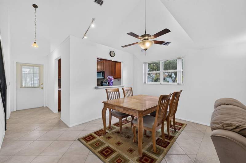 2 bedroom Townhouse at 1474 SE Rivergreen Circle, Rivergreen Villas , Port St. Lucie — photo 4