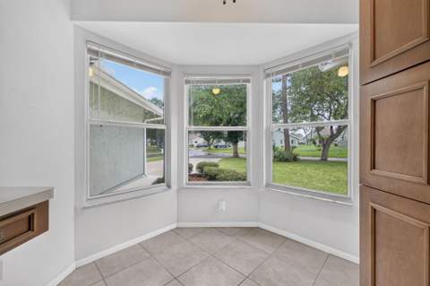1474 SE Rivergreen Circle, Port St. Lucie FL - photo 11 of 38