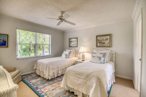 525 Prestwick Circle, Palm Beach Gardens FL - photo 24 of 32