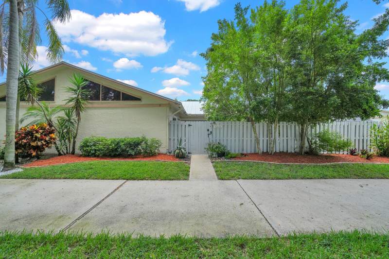 3 bedroom Villa at 8850 Ranta Court #D, BARRWOOD, Boynton Beach — photo 2