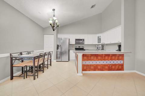 8850 Ranta Court #D, Boynton Beach FL - photo 10 of 25