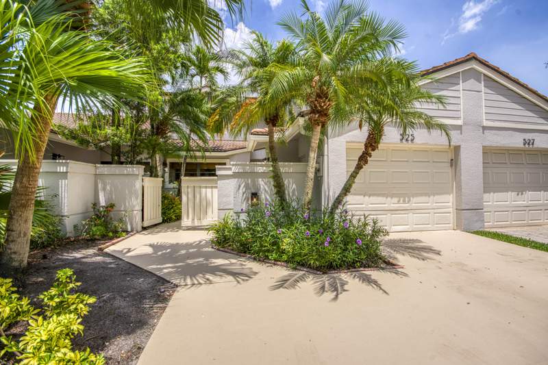 3 bedroom Townhouse at 525 Prestwick Circle, Prestwick Chase at PGA National, Palm Beach Gardens — photo 2