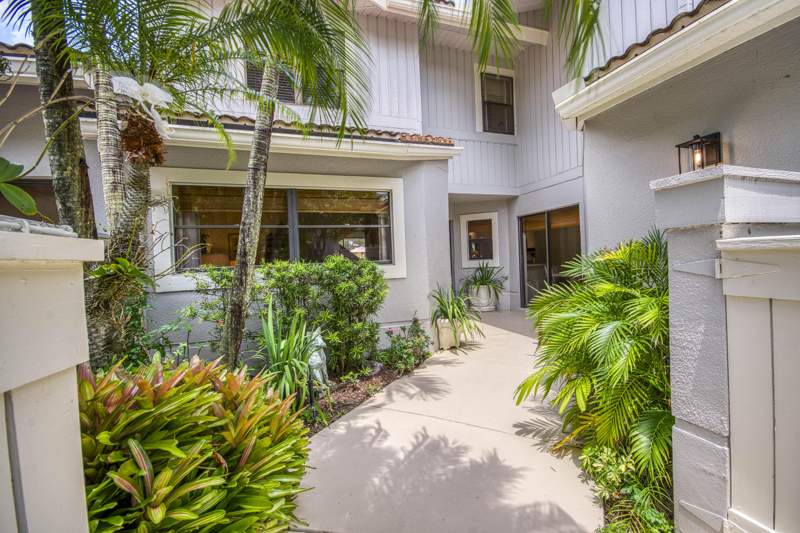 3 bedroom Townhouse at 525 Prestwick Circle, Prestwick Chase at PGA National, Palm Beach Gardens — photo 3