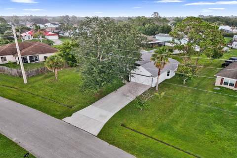 1237 SW Edinburgh Drive, Port St. Lucie FL - photo 8 of 61
