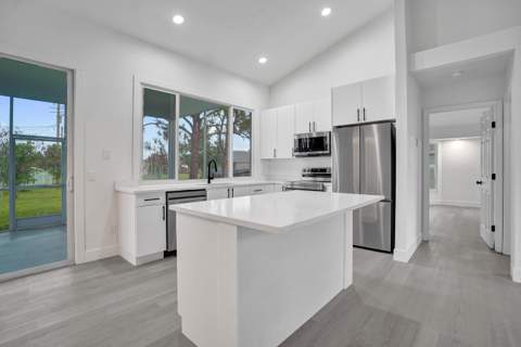 1237 SW Edinburgh Drive, Port St. Lucie FL - photo 9 of 61