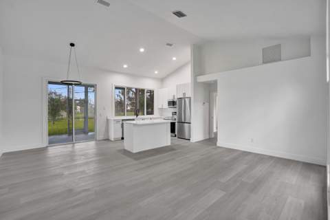 1237 SW Edinburgh Drive, Port St. Lucie FL - photo 20 of 61
