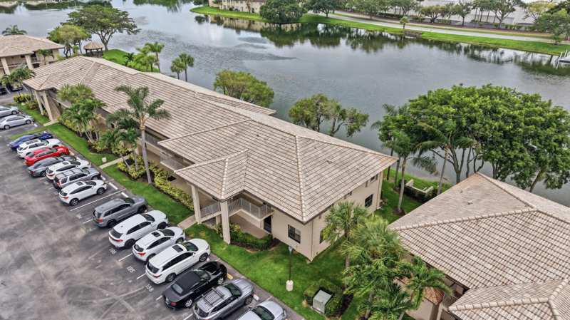 2 bedroom Condominium at 5501 Lakeside Drive #207, Viewpointe Condo, Margate — photo 1