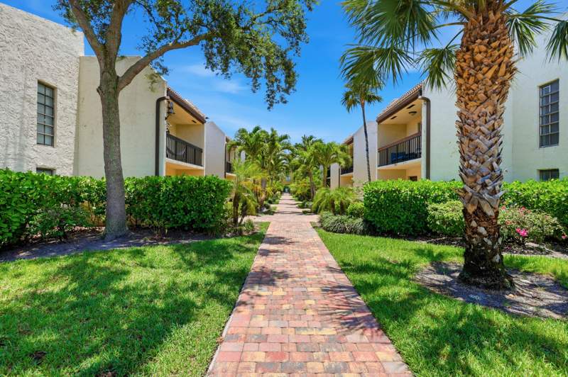 2 bedroom Condominium at 721 SE 1st Way #C11, Vizcaya Gardens, Deerfield Beach — photo 3
