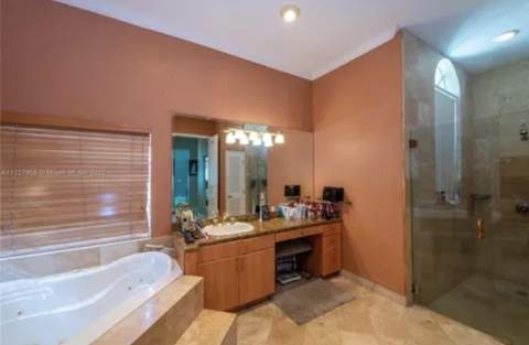 423 NE 3rd Street, Pompano Beach FL - photo 11 of 33