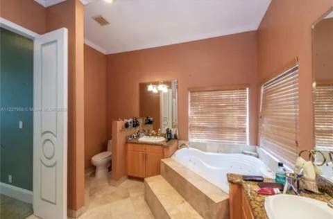 423 NE 3rd Street, Pompano Beach FL - photo 12 of 33