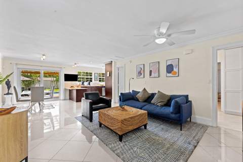 1638 NE 3rd Avenue, Delray Beach FL - photo 6 of 58