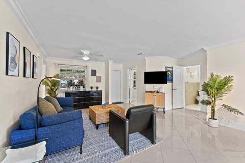 1638 NE 3rd Avenue, Delray Beach FL - photo 9 of 58