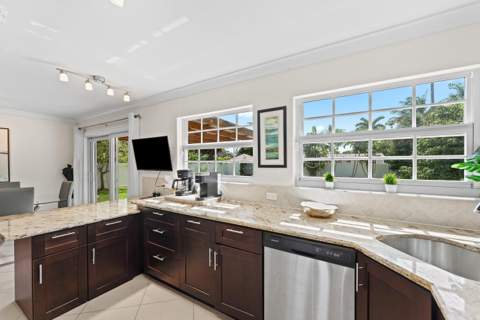 1638 NE 3rd Avenue, Delray Beach FL - photo 15 of 58