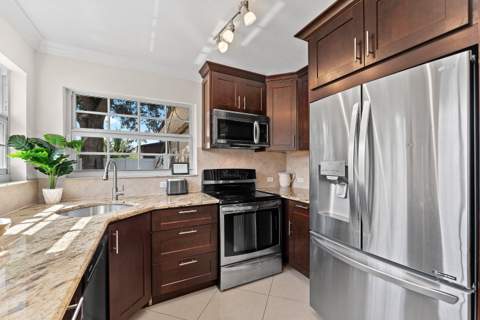1638 NE 3rd Avenue, Delray Beach FL - photo 16 of 58