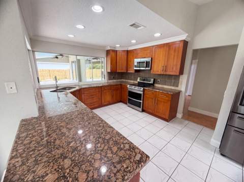 711 SE Celtic Avenue, Port St. Lucie FL - photo 10 of 27