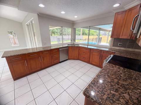 711 SE Celtic Avenue, Port St. Lucie FL - photo 12 of 27