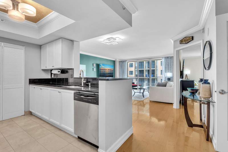 1 bedroom Condominium at 99 SE Mizner Boulevard #637, Palmetto Place Condo, Boca Raton — photo 5