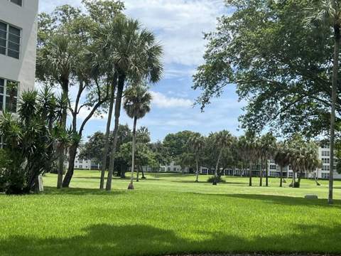 3800 Oaks Clubhouse Drive #112, Pompano Beach FL - photo 23 of 50