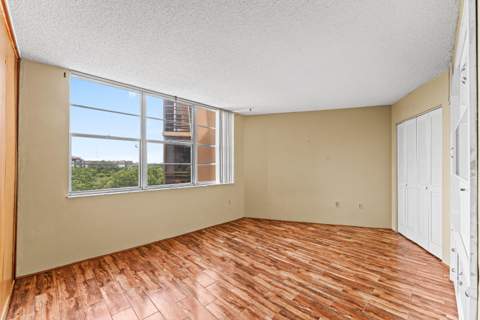 1400 Saint Charles Place #616, Pembroke Pines FL - photo 15 of 27