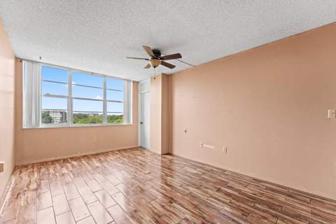 1400 Saint Charles Place #616, Pembroke Pines FL - photo 19 of 27