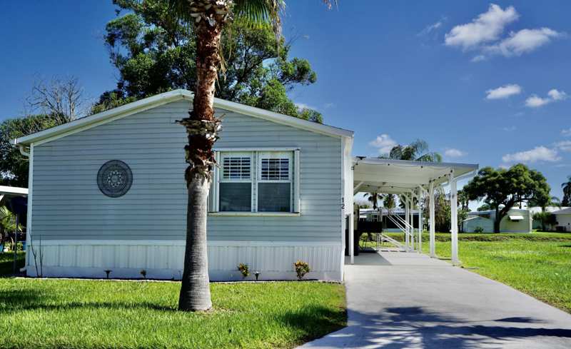 3 bedroom Manufactured Home at 12 SE Spanish Way, Spanish Lakes, Port St. Lucie — photo 1