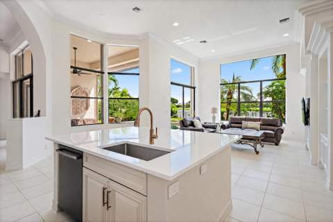 7510 Blue Heron Way, West Palm Beach FL - photo 16 of 63