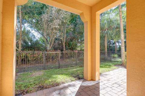 4628 Mediterranean Circle, Palm Beach Gardens FL - photo 18 of 21