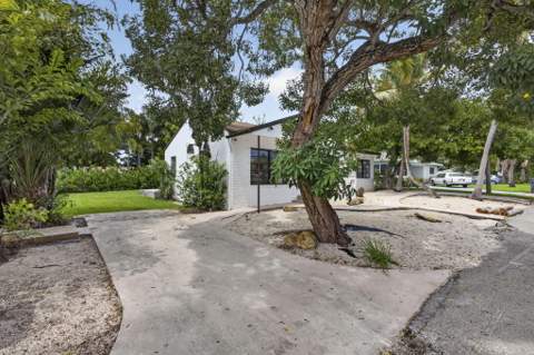 1875 Ridge Road, Juno Beach FL - photo 6 of 54