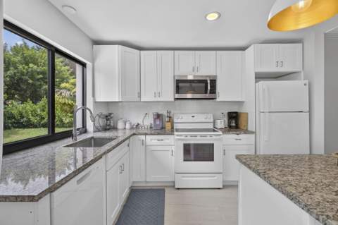 1875 Ridge Road, Juno Beach FL - photo 16 of 54