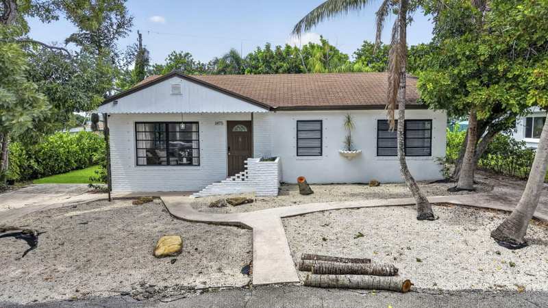 3 bedroom Single Family Residence at 1875 Ridge Road, Juno Ridge Sub, Juno Beach — photo 1