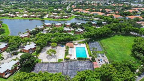 310 Buttonwood Lane #B, Boynton Beach FL - photo 16 of 19