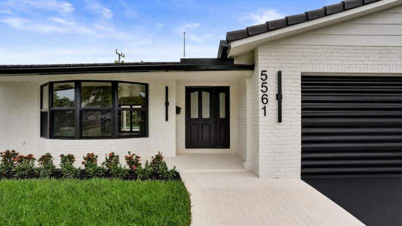 4 bedroom Single Family Residence at 5561 NE 26th Avenue, Golf Estates, Fort Lauderdale — photo 3