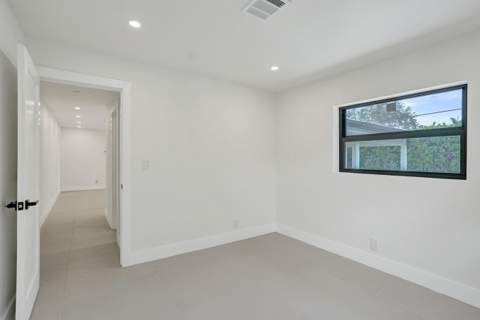 5561 NE 26th Avenue, Fort Lauderdale FL - photo 24 of 50