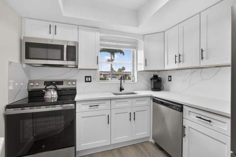 2703 Dudley Drive #H, West Palm Beach FL - photo 17 of 47