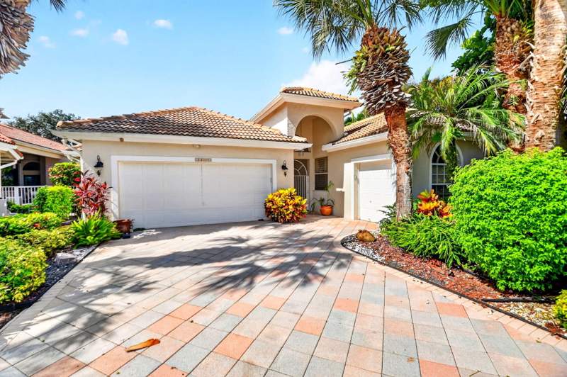 4 bedroom Single Family Residence at 10694 Greenbriar Villa Drive, Wycliffe Tr G, Lake Worth — photo 3