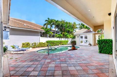 10694 Greenbriar Villa Drive, Lake Worth FL - photo 6 of 110