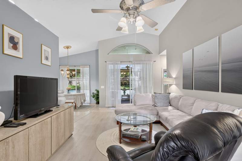 2 bedroom Single Family Residence at 310 NW Toscane Trail, Cascades At St Lucie West , Port St. Lucie — photo 5