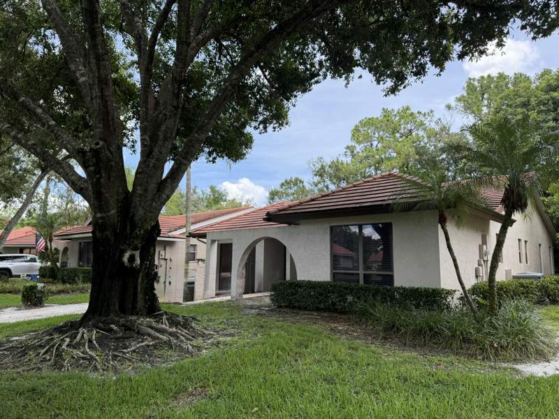 3 bedroom Single Family Residence at 2656 SW Willowood Circle, Starling Court At Martin Downs (Aka Martin Downs P, Palm City — photo 2