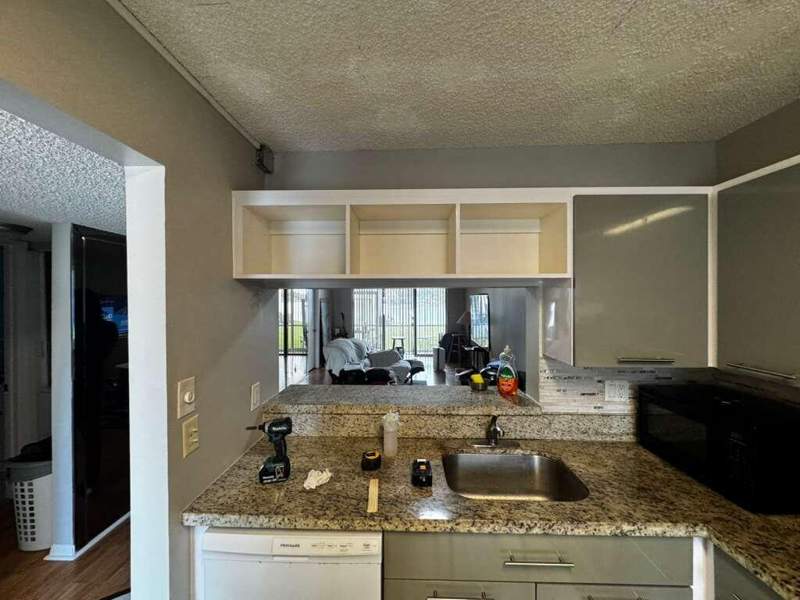2 bedroom Condominium at 11318 Taft Street, Gardens At Pembroke Lakes, Pembroke Pines — photo 5