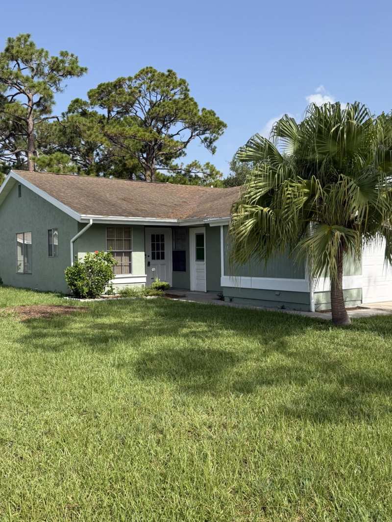 2 bedroom Townhouse at 1720 SE Linpark Court, South Port St Lucie Unit 17, Port St. Lucie — photo 1