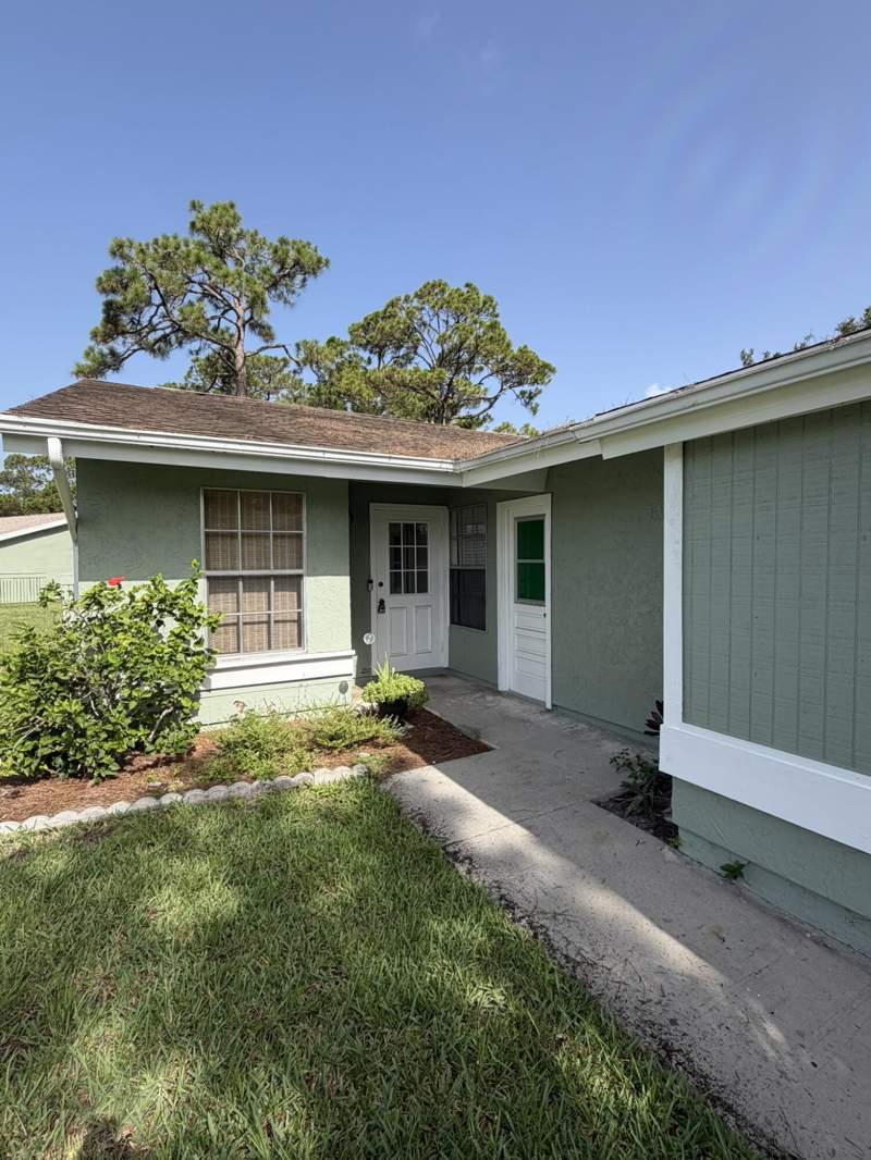 2 bedroom Townhouse at 1720 SE Linpark Court, South Port St Lucie Unit 17, Port St. Lucie — photo 3