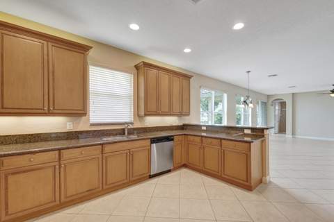 18062 SW 41st Street, Miramar FL - photo 18 of 65