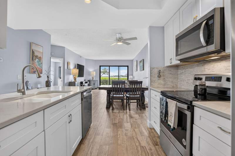 2 bedroom Condominium at 200 Waterway Road #104, Tequesta Cove Condo, Tequesta — photo 4