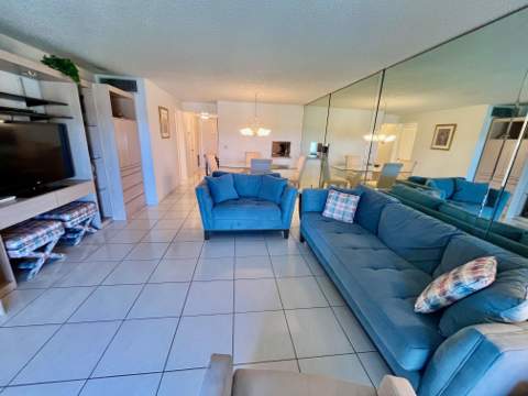 4090 Tivoli Court #301, Lake Worth FL - photo 12 of 36