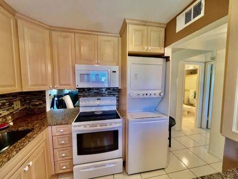 4090 Tivoli Court #301, Lake Worth FL - photo 17 of 36
